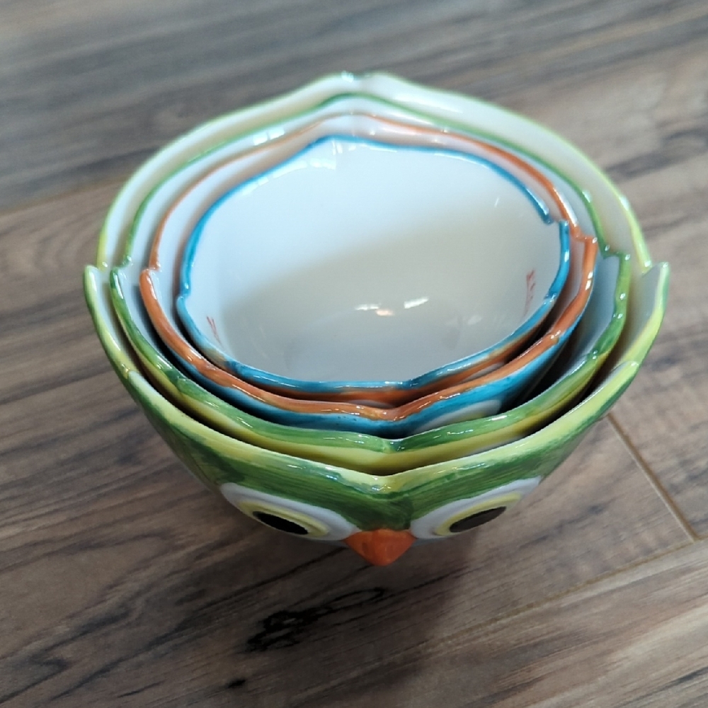 Pier 1 Imports Owl Design Nesting Measurin Bowls Set.